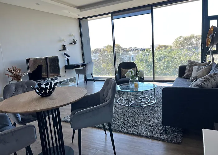 Greenpoint Designer Apartment Near Stadium & Waterfront
