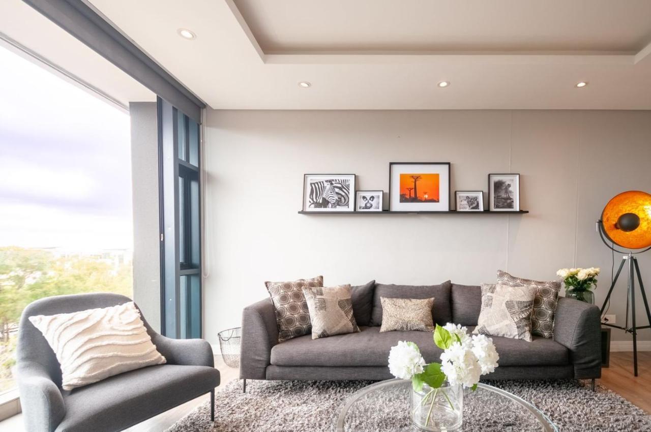 Greenpoint Designer Near Stadium & Waterfront Apartment Cape Town